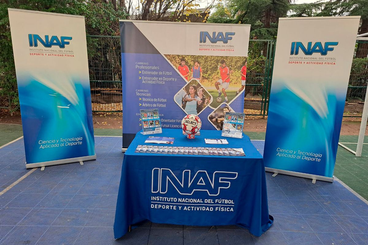 INAF en la Feria Estudiantil del Colegio Alto Gabriela (La Pintana)